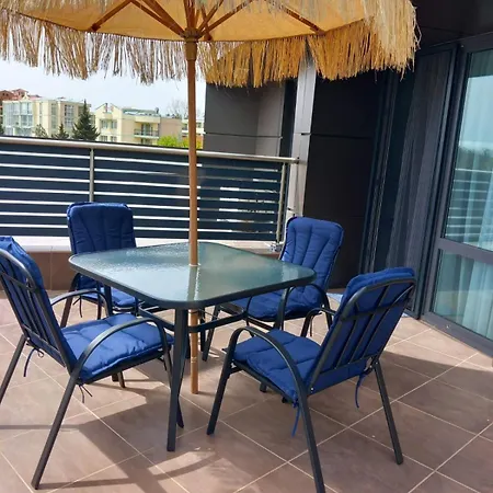 Апартаменты силви съни бийч плаза *